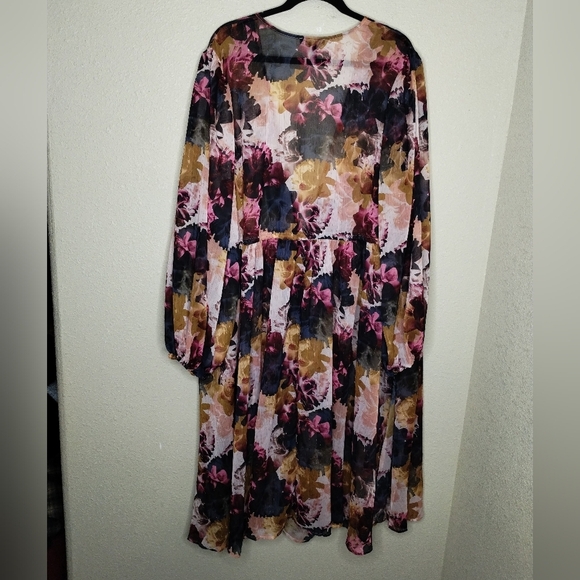 Torrid Tie Front Maxi Kimono In Dasha Ditsy Floral Deep Black Plus Size 4X - Picture 6 of 9